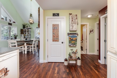 130 Lakeshore Drive, Rural Lac Ste. Anne County, AB - Indoor