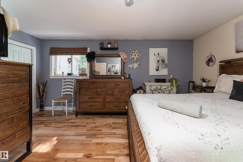 130 Lakeshore Drive, Rural Lac Ste. Anne County, AB - Indoor Photo Showing Bedroom