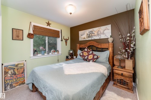130 Lakeshore Drive, Rural Lac Ste. Anne County, AB - Indoor Photo Showing Bedroom