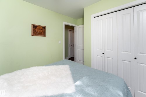130 Lakeshore Drive, Rural Lac Ste. Anne County, AB - Indoor Photo Showing Bedroom