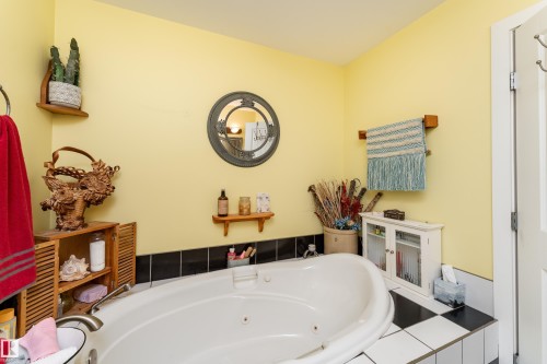 130 Lakeshore Drive, Rural Lac Ste. Anne County, AB - Indoor Photo Showing Bathroom