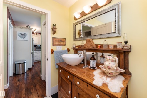 130 Lakeshore Drive, Rural Lac Ste. Anne County, AB - Indoor Photo Showing Bathroom