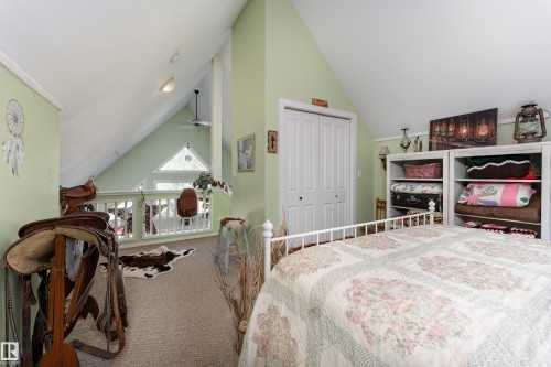 130 Lakeshore Drive, Rural Lac Ste. Anne County, AB - Indoor Photo Showing Bedroom