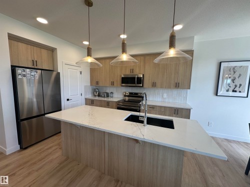 29 Chartres Close, St. Albert, AB - Indoor Photo Showing Kitchen With Stainless Steel Kitchen