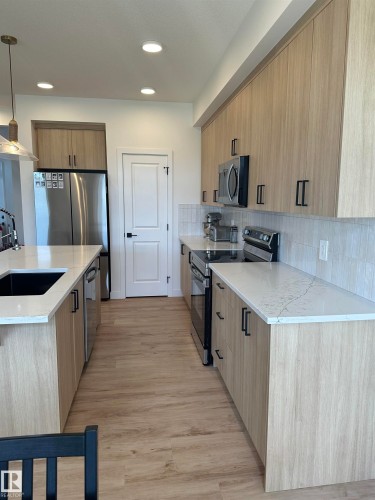 29 Chartres Close, St. Albert, AB - Indoor Photo Showing Kitchen With Stainless Steel Kitchen With Upgraded Kitchen