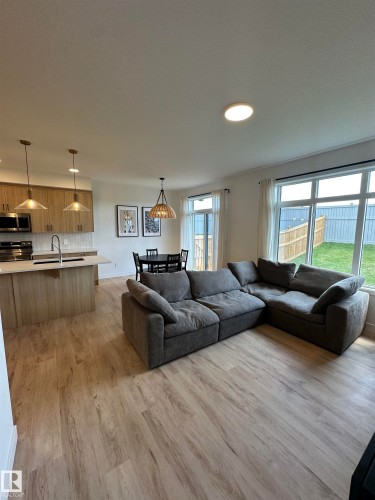 29 Chartres Close, St. Albert, AB - Indoor Photo Showing Living Room