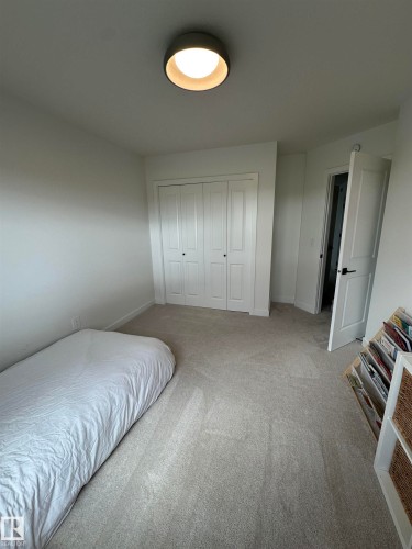 29 Chartres Close, St. Albert, AB - Indoor Photo Showing Bedroom