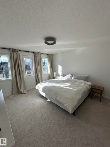 29 Chartres Close, St. Albert, AB - Indoor Photo Showing Bedroom