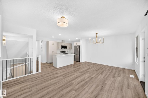 #4 905 172 St Sw, Edmonton, AB - Indoor