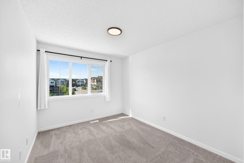 #4 905 172 St Sw, Edmonton, AB - Indoor Photo Showing Other Room