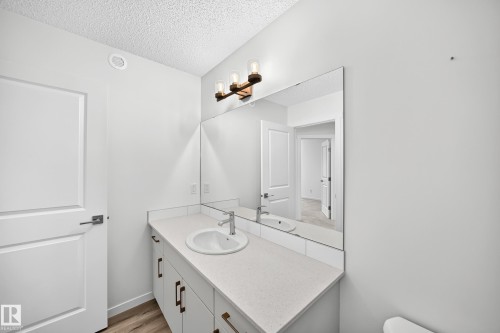 #4 905 172 St Sw, Edmonton, AB - Indoor Photo Showing Bathroom