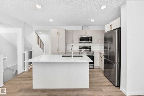 #4 905 172 St Sw, Edmonton, AB - Indoor Photo Showing Kitchen With Upgraded Kitchen
