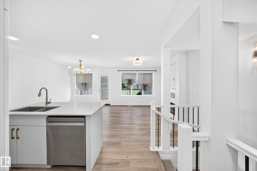 #4 905 172 St Sw, Edmonton, AB - Indoor Photo Showing Kitchen With Double Sink