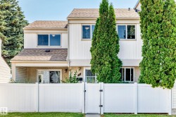 22 WOODVALE Village NW  Edmonton, AB T6L 1W4