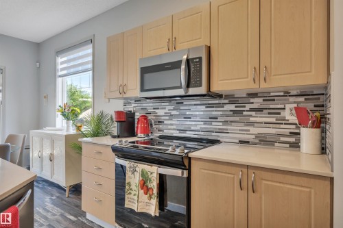 #29 4821 Terwillegar Cm Nw, Edmonton, AB - Indoor Photo Showing Kitchen