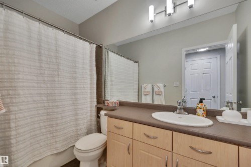 #29 4821 Terwillegar Cm Nw, Edmonton, AB - Indoor Photo Showing Bathroom