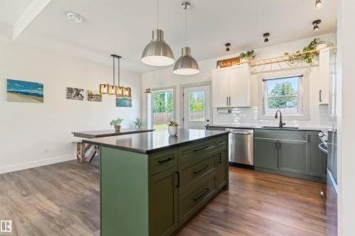 5406 Poplar Lane, Athabasca Town, AB - Indoor Photo Showing Kitchen With Upgraded Kitchen