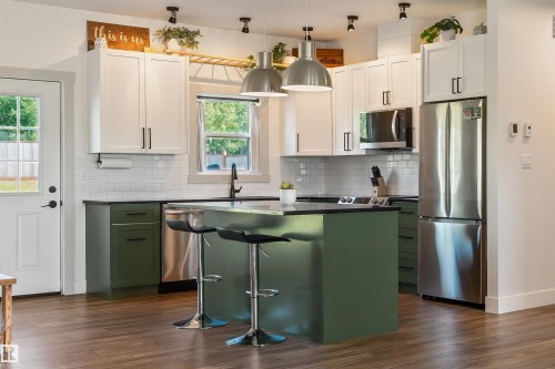 5406 Poplar Lane, Athabasca Town, AB - Indoor Photo Showing Kitchen With Upgraded Kitchen
