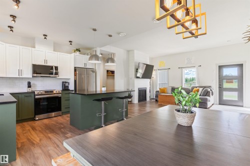 5406 Poplar Lane, Athabasca Town, AB - Indoor Photo Showing Kitchen With Upgraded Kitchen