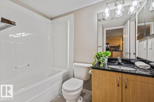 #115 11453 Ellerslie Rd Sw, Edmonton, AB - Indoor Photo Showing Bathroom