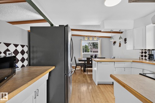 7703 134 Avenue Nw, Edmonton, AB - Indoor Photo Showing Kitchen