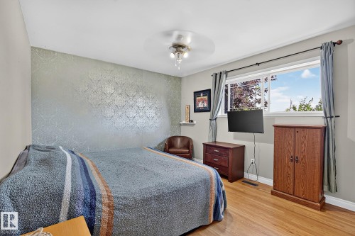 7703 134 Avenue Nw, Edmonton, AB - Indoor Photo Showing Bedroom
