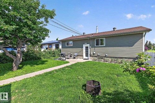 7703 134 Avenue Nw, Edmonton, AB - Outdoor