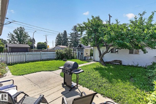 7703 134 Avenue Nw, Edmonton, AB - Outdoor