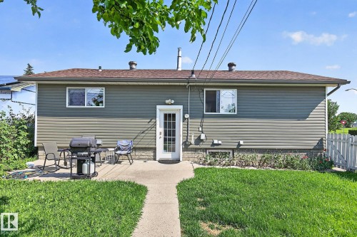 7703 134 Avenue Nw, Edmonton, AB - Outdoor