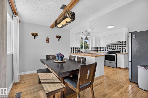 7703 134 Avenue Nw, Edmonton, AB - Indoor