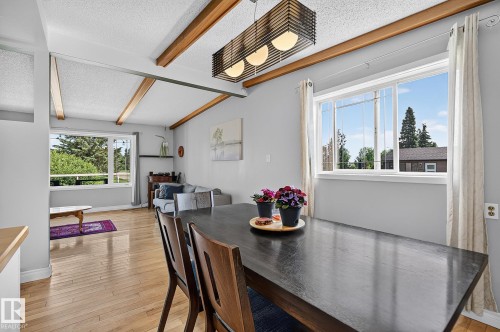 7703 134 Avenue Nw, Edmonton, AB - Indoor Photo Showing Dining Room
