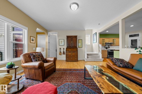 9923 89 Street, Edmonton, AB - Indoor Photo Showing Living Room