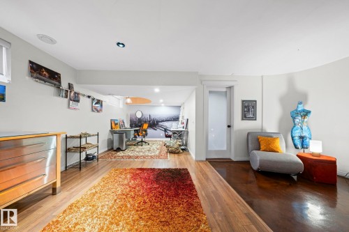 9923 89 Street, Edmonton, AB - Indoor Photo Showing Other Room