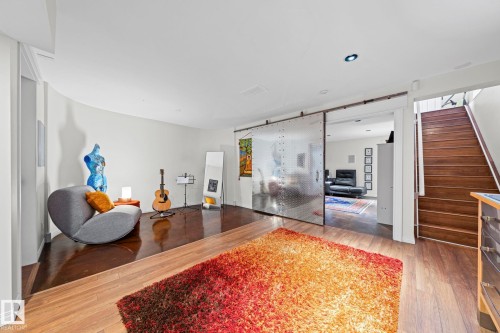 9923 89 Street, Edmonton, AB - Indoor