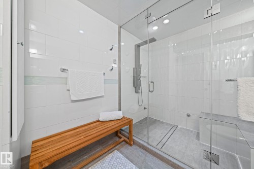 9923 89 Street, Edmonton, AB - Indoor Photo Showing Bathroom
