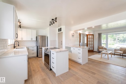 13423 112 Street Nw, Edmonton, AB - Indoor Photo Showing Kitchen
