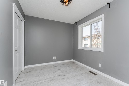 #134 10909 106 St Nw, Edmonton, AB - Indoor Photo Showing Other Room