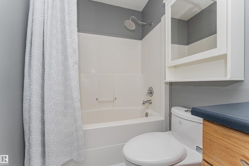 #134 10909 106 St Nw, Edmonton, AB - Indoor Photo Showing Bathroom