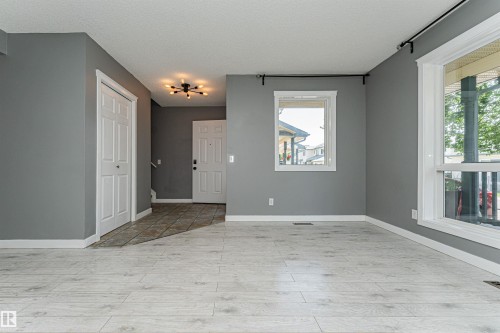 #134 10909 106 St Nw, Edmonton, AB - Indoor Photo Showing Other Room