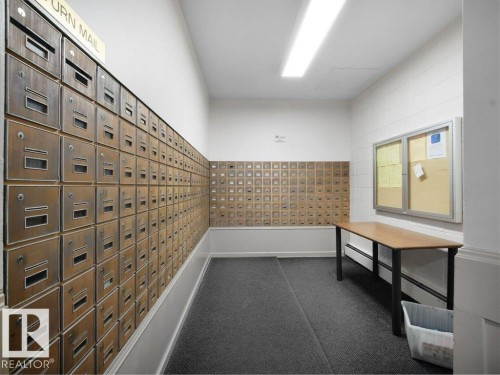 #912 13910 Stony Plain Rd Nw Nw, Edmonton, AB - Indoor Photo Showing Other Room