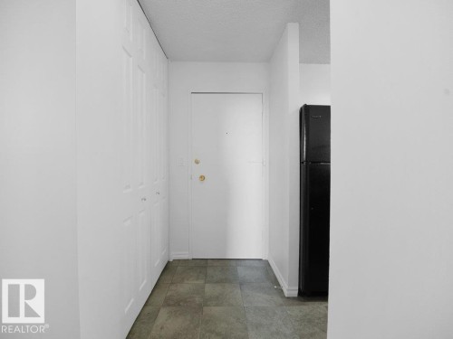 #912 13910 Stony Plain Rd Nw Nw, Edmonton, AB - Indoor Photo Showing Other Room