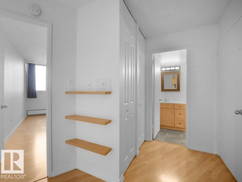 #912 13910 Stony Plain Rd Nw Nw, Edmonton, AB - Indoor Photo Showing Other Room
