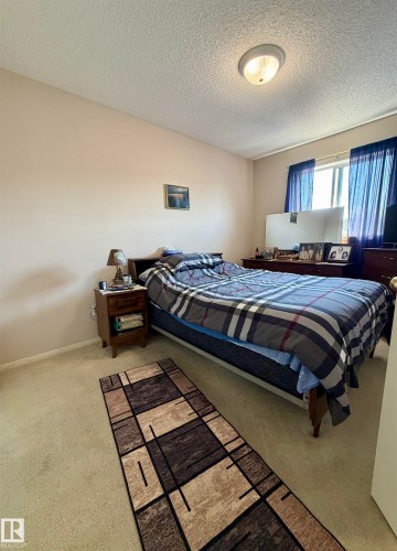 14839 47 Street Nw, Edmonton, AB - Indoor Photo Showing Bedroom