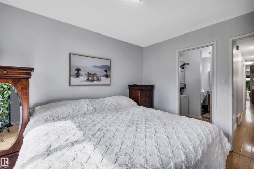 10282 87 Street Nw, Edmonton, AB - Indoor Photo Showing Bedroom
