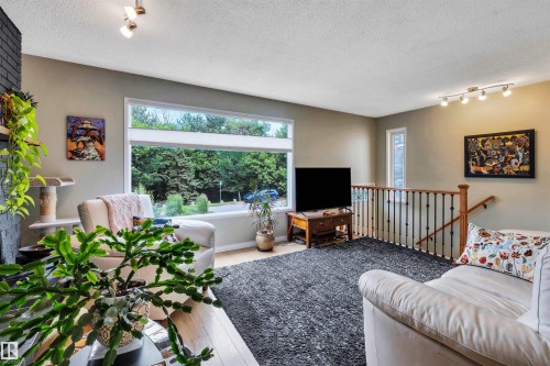 10282 87 Street Nw, Edmonton, AB - Indoor