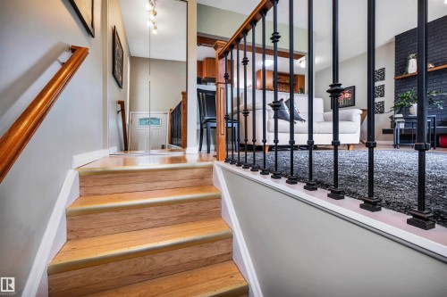 10282 87 Street Nw, Edmonton, AB - Indoor Photo Showing Other Room