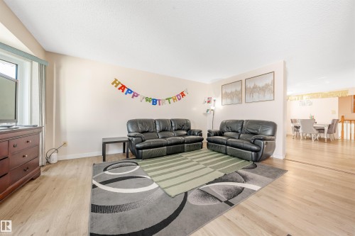 5417 14A Ave, Edmonton, AB - Indoor Photo Showing Living Room