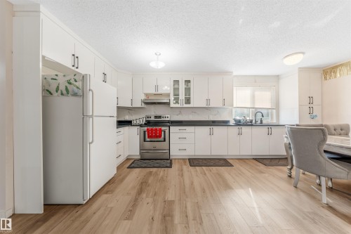 5417 14A Ave, Edmonton, AB - Indoor Photo Showing Kitchen