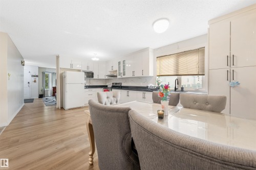 5417 14A Ave, Edmonton, AB - Indoor