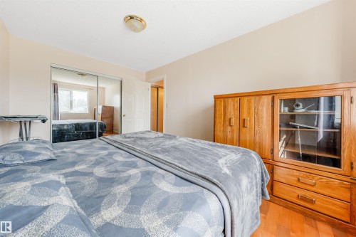 5417 14A Ave, Edmonton, AB - Indoor Photo Showing Bedroom